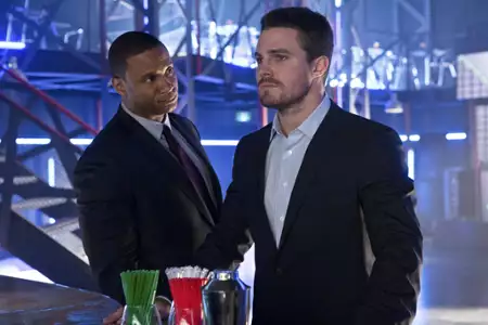 Arrow - galeria zdjęć - filmweb