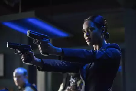Arrow - galeria zdjęć - filmweb