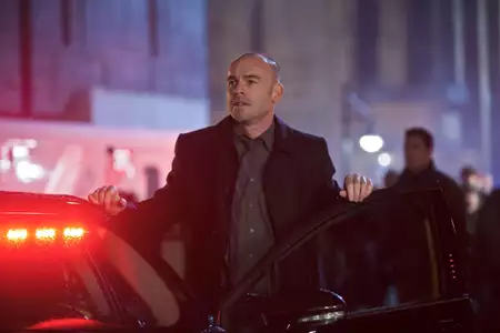 Arrow - galeria zdjęć - filmweb