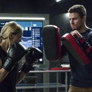 Arrow - galeria zdjęć - filmweb