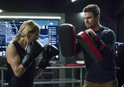 Arrow - galeria zdjęć - filmweb