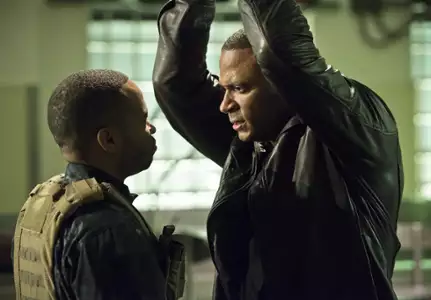 Arrow - galeria zdjęć - filmweb