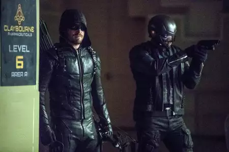 Arrow - galeria zdjęć - filmweb