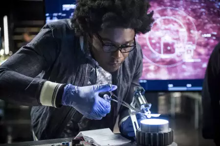 Arrow - galeria zdjęć - filmweb
