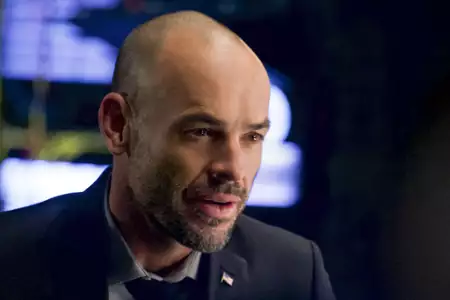 Arrow - galeria zdjęć - filmweb