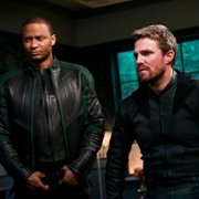 Arrow - galeria zdjęć - filmweb