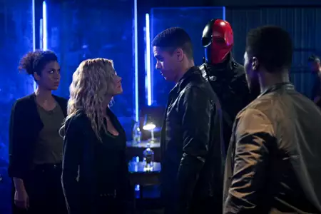 Arrow - galeria zdjęć - filmweb