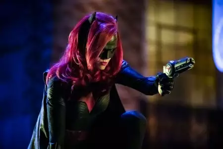 Arrow - galeria zdjęć - filmweb