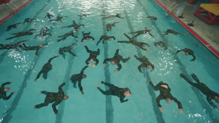 Sezon 1 Odcinek 4 Płyń lub toń