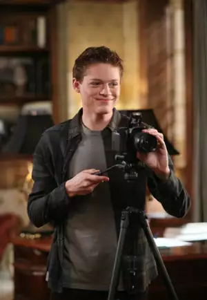Switched at Birth - galeria zdjęć - filmweb