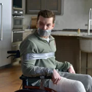 Shattered - galeria zdjęć - filmweb