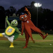 Mascots - galeria zdjęć - filmweb