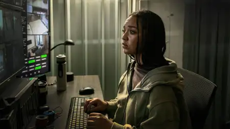 Watching You - galeria zdjęć - filmweb