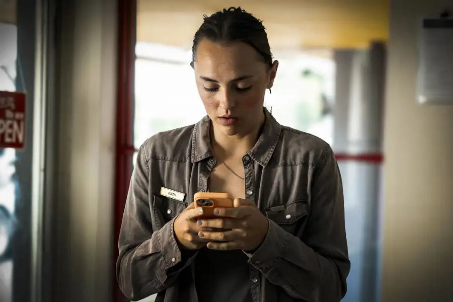 Watching You - galeria zdjęć - filmweb