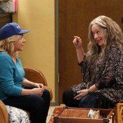 Disjointed - galeria zdjęć - filmweb