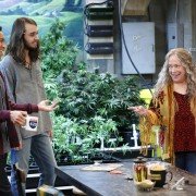Disjointed - galeria zdjęć - filmweb