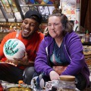 Disjointed - galeria zdjęć - filmweb