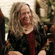 Disjointed - galeria zdjęć - filmweb