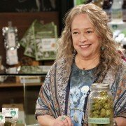 Disjointed - galeria zdjęć - filmweb