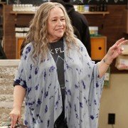 Disjointed - galeria zdjęć - filmweb