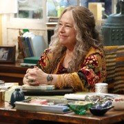 Disjointed - galeria zdjęć - filmweb