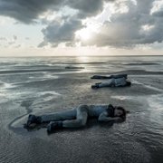 Tides - galeria zdjęć - filmweb