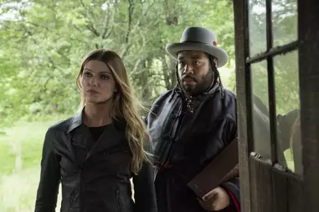 Banshee - galeria zdjęć - filmweb