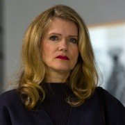 Porzucony świat - galeria zdjęć - filmweb