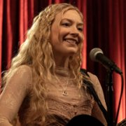 Emily Kinney w The Walking Dead: Dead City