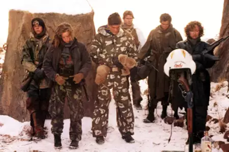 Czerwony świt - galeria zdjęć - filmweb