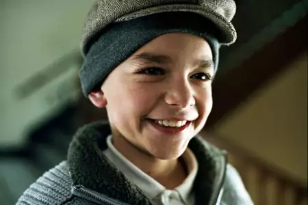 Oskar i pani R&oacute;ża - galeria zdjęć - filmweb