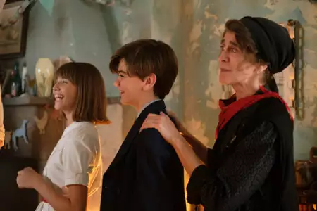 Durrellowie - galeria zdjęć - filmweb