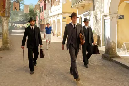 Durrellowie - galeria zdjęć - filmweb