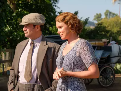 Durrellowie - galeria zdjęć - filmweb
