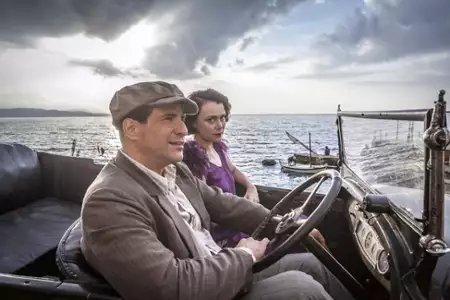 Durrellowie - galeria zdjęć - filmweb