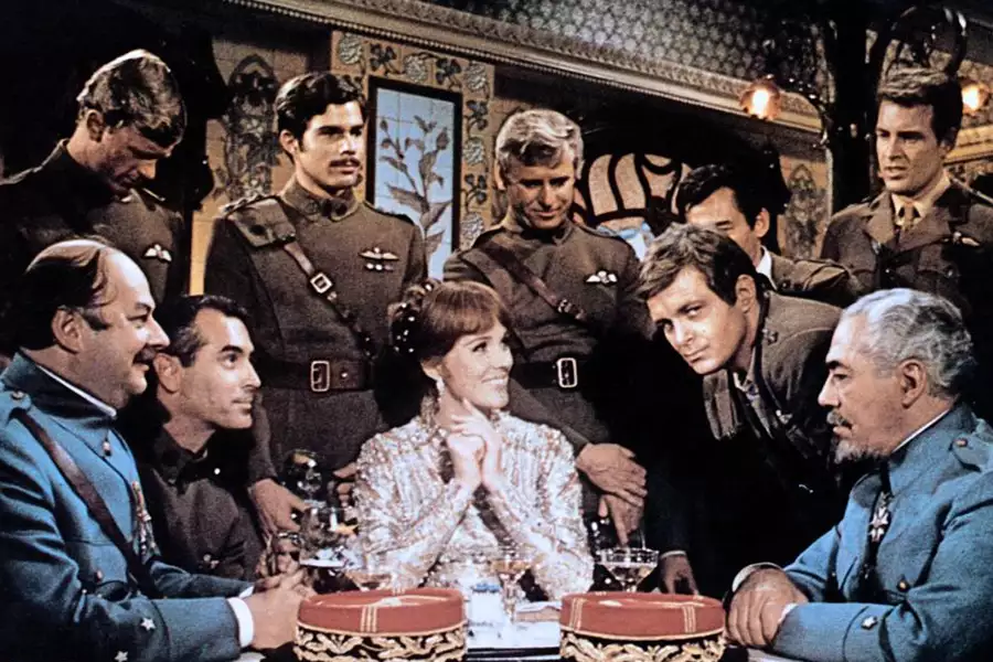 Urocza Lily - galeria zdjęć - filmweb