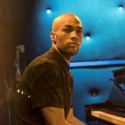 White Famous - galeria zdjęć - filmweb