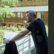 Porządny człowiek - galeria zdjęć - filmweb
