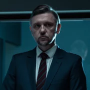 Porządny człowiek - galeria zdjęć - filmweb