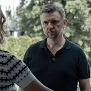 Porządny człowiek - galeria zdjęć - filmweb