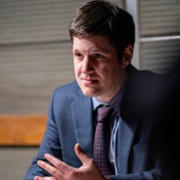 Michael Esper w Outsider