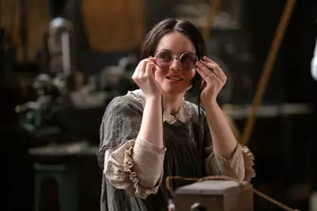 Nierealne - galeria zdjęć - filmweb