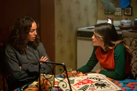 Słodkie kłamstewka - galeria zdjęć - filmweb