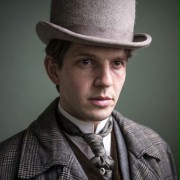 Damien Molony w Ripper Street: Tajemnica Kuby Rozpruwacza