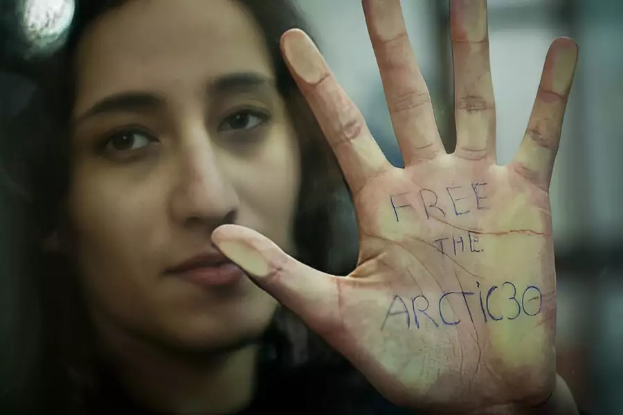 On Thin Ice: Putin v Greenpeace - galeria zdjęć - filmweb