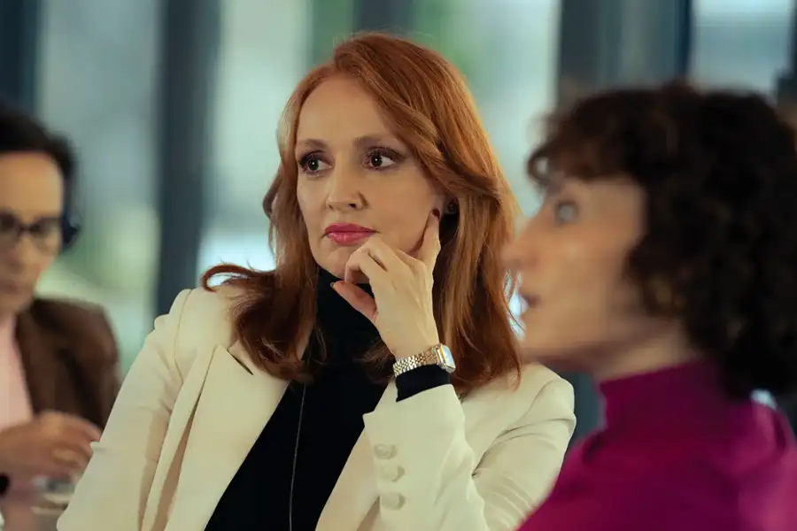 Nails - galeria zdjęć - filmweb