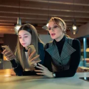 Nails - galeria zdjęć - filmweb