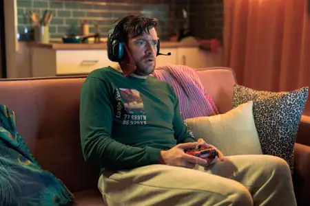 Nails - galeria zdjęć - filmweb