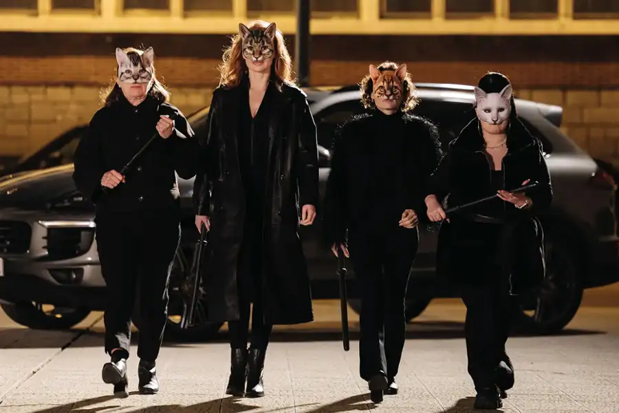 Nails - galeria zdjęć - filmweb