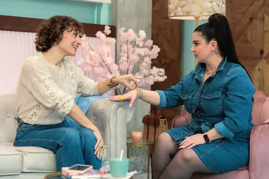 Nails - galeria zdjęć - filmweb